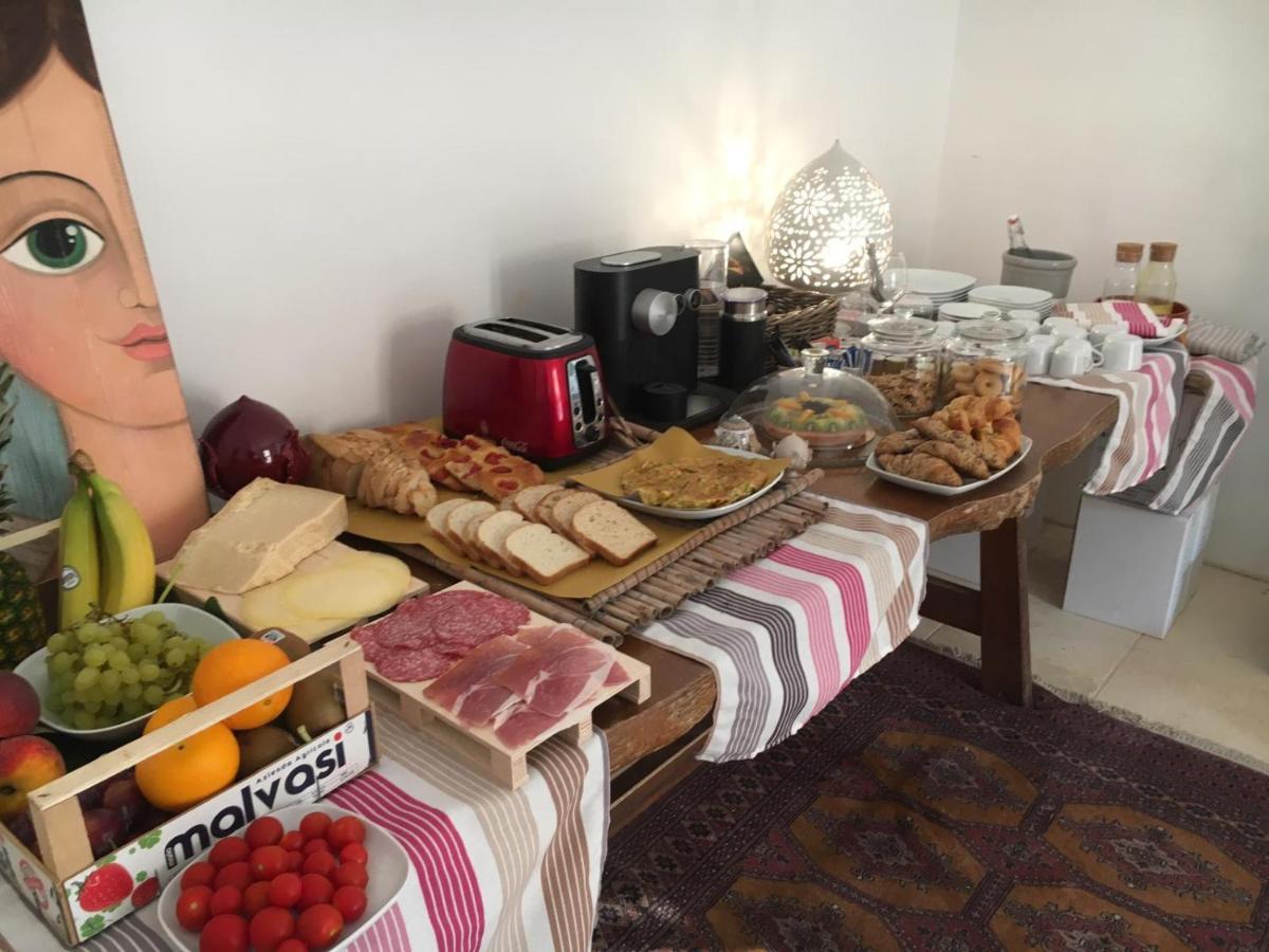 Dimora Ritunno Bed and Breakfast Locorotondo Eksteriør billede